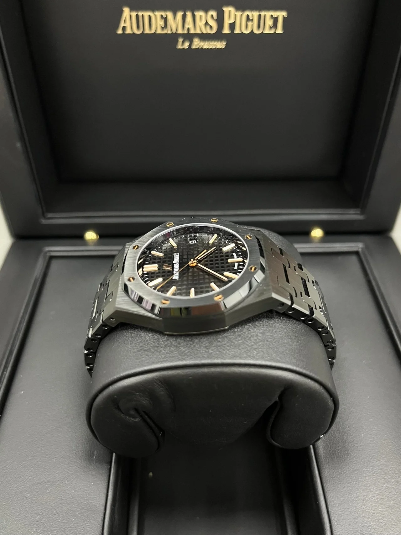 audemars-piguet-royal-oak-selfwinding-34mm-black-ceramic-77350ceoo1266ce01-229975_1280x.webp