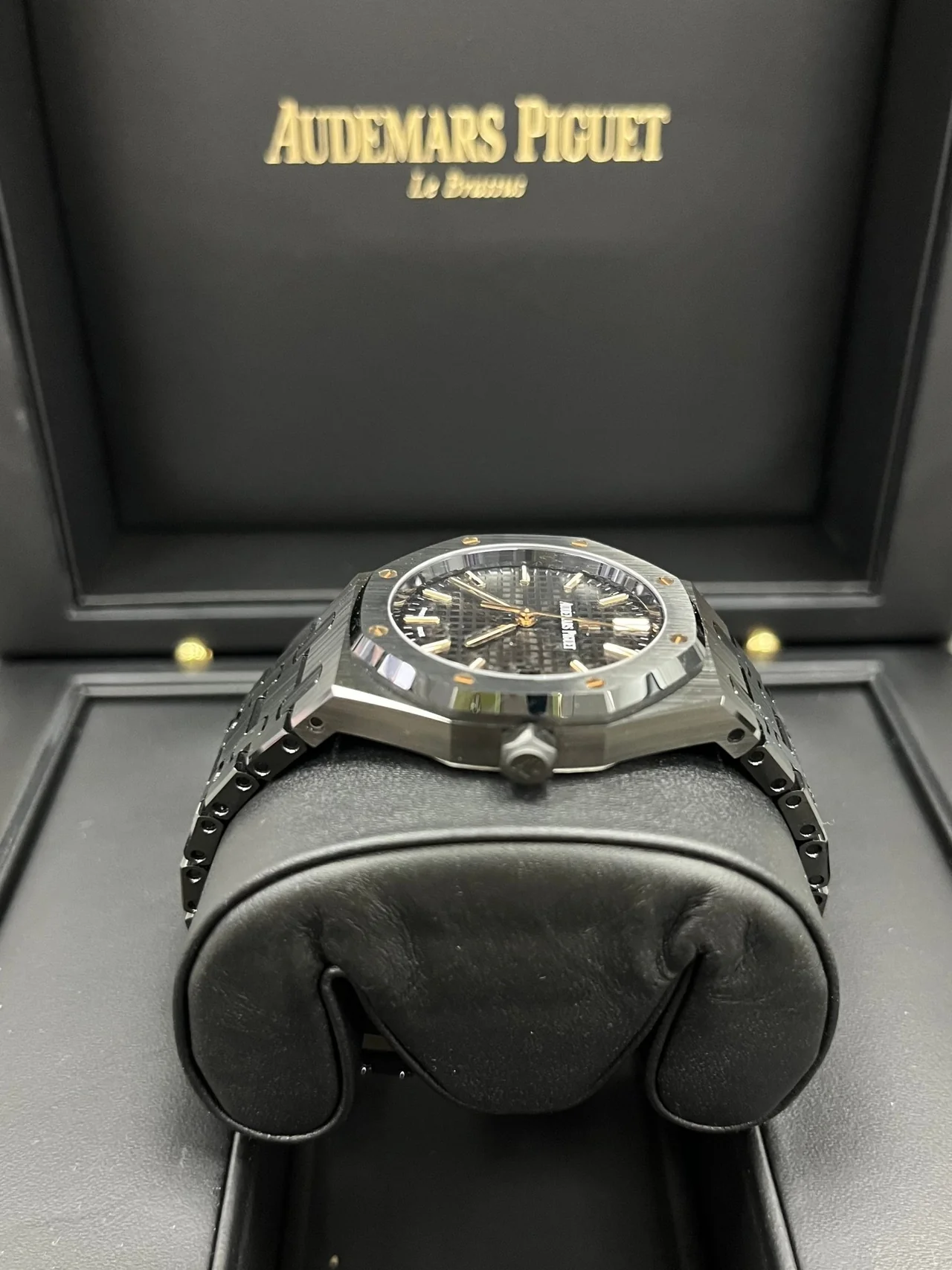 audemars-piguet-royal-oak-selfwinding-34mm-black-ceramic-77350ceoo1266ce01-353569_1280x.webp