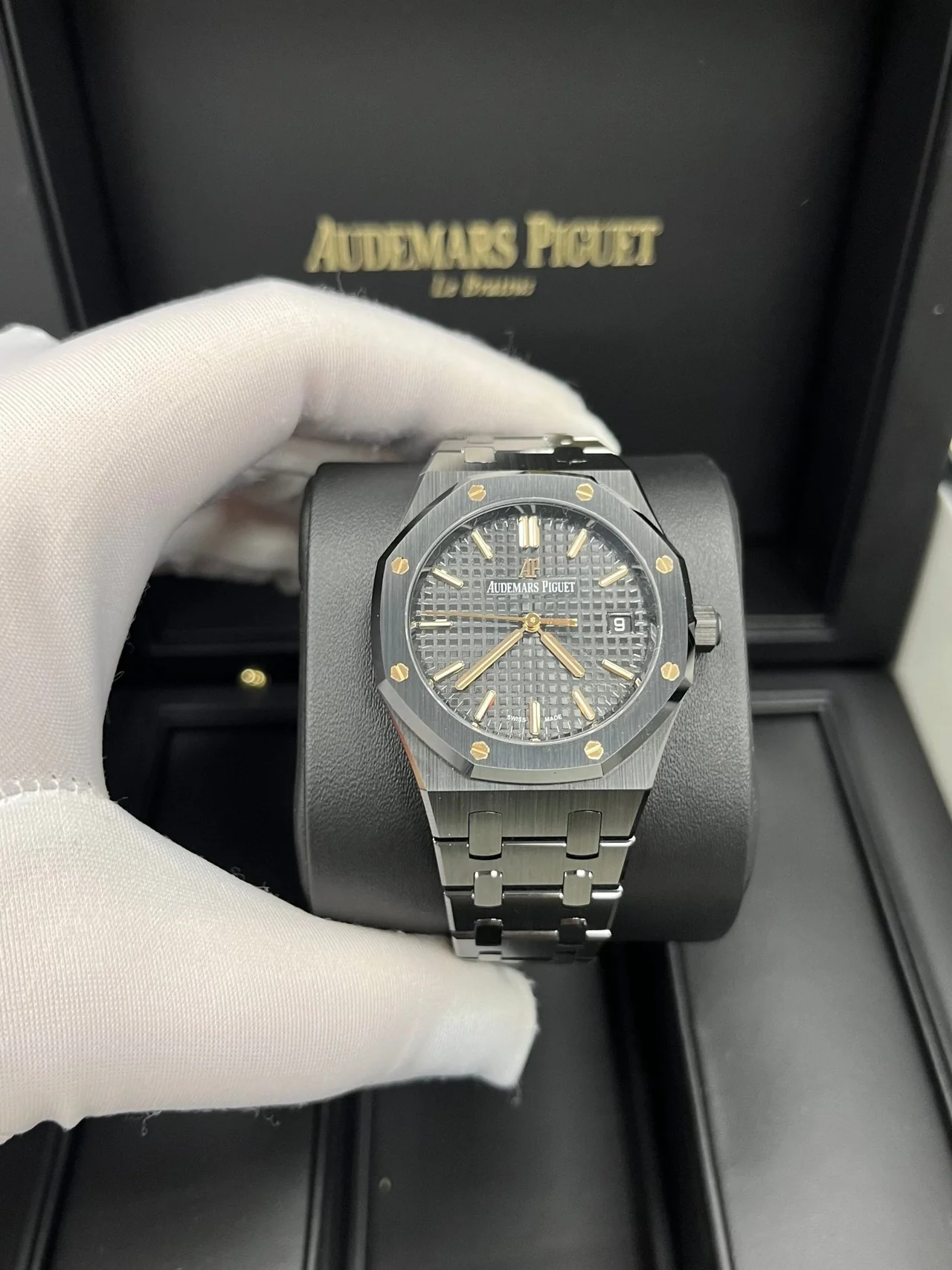 audemars-piguet-royal-oak-selfwinding-34mm-black-ceramic-77350ceoo1266ce01-820200_1280x.webp